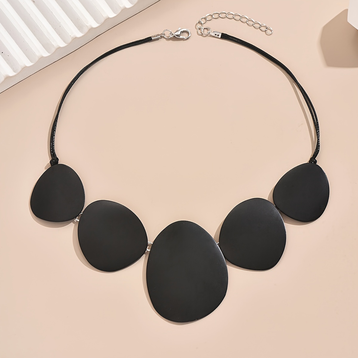 Gothic Retro Women's Geometric Teardrop Pendant Necklace